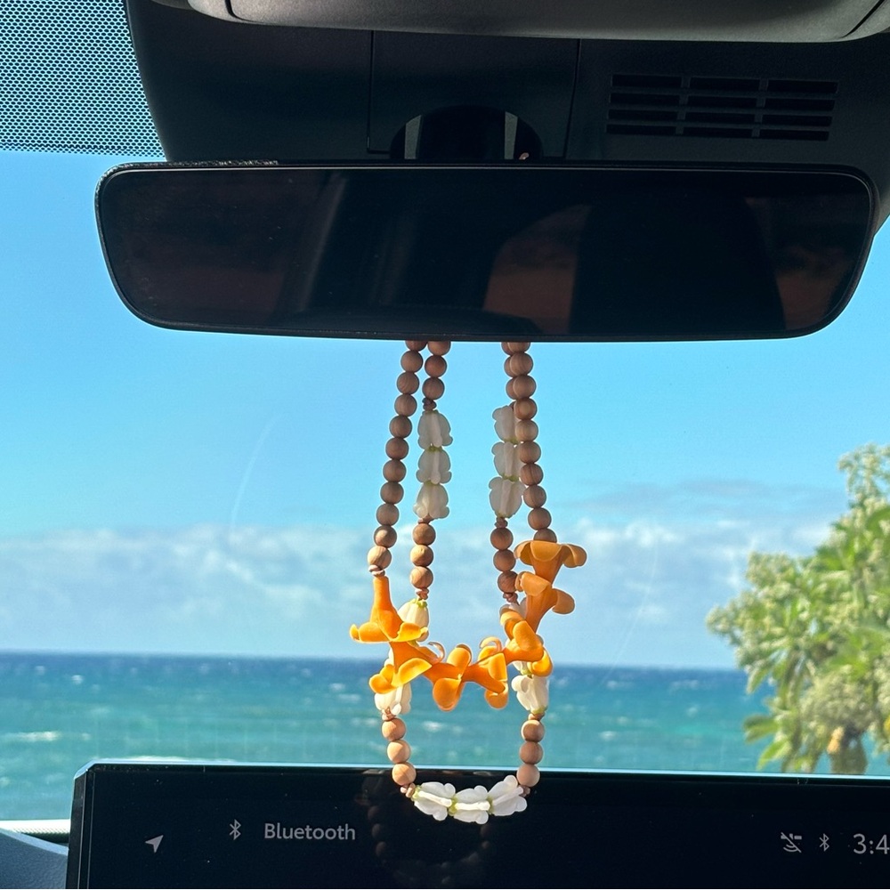 Crown Flower Beaded Car Lei - Picture 3 of 5